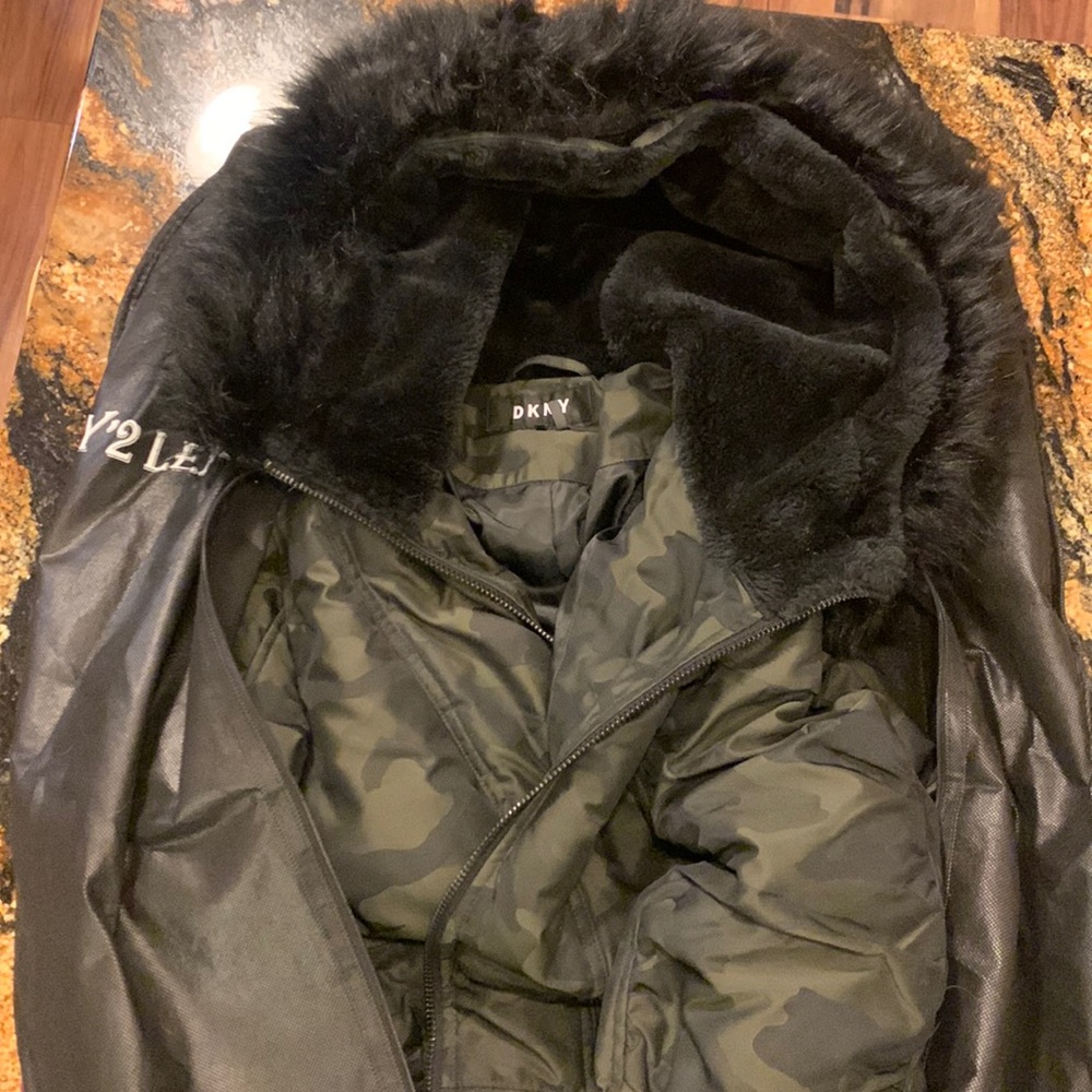 Dkny winter parka Camo